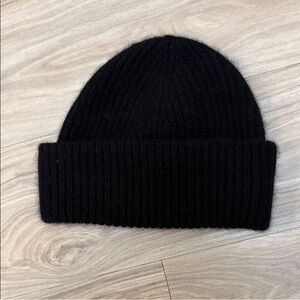 Aritzia Babaton “Otto” Black Ribbed Cashmere Beanie